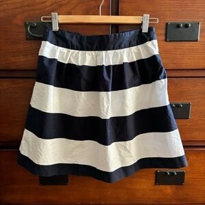 Banana Republic Spring 04/14 Navy and White Wide Striped Flare Skirt Size 0P